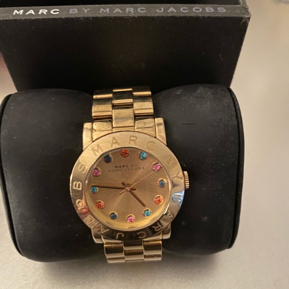 - Women’s Marc Jacobs watch